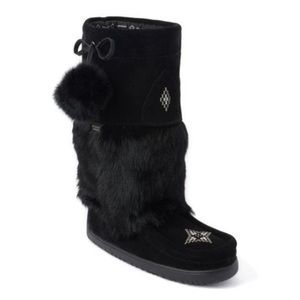 Manitobah Mukluks snowy owl size 7 black